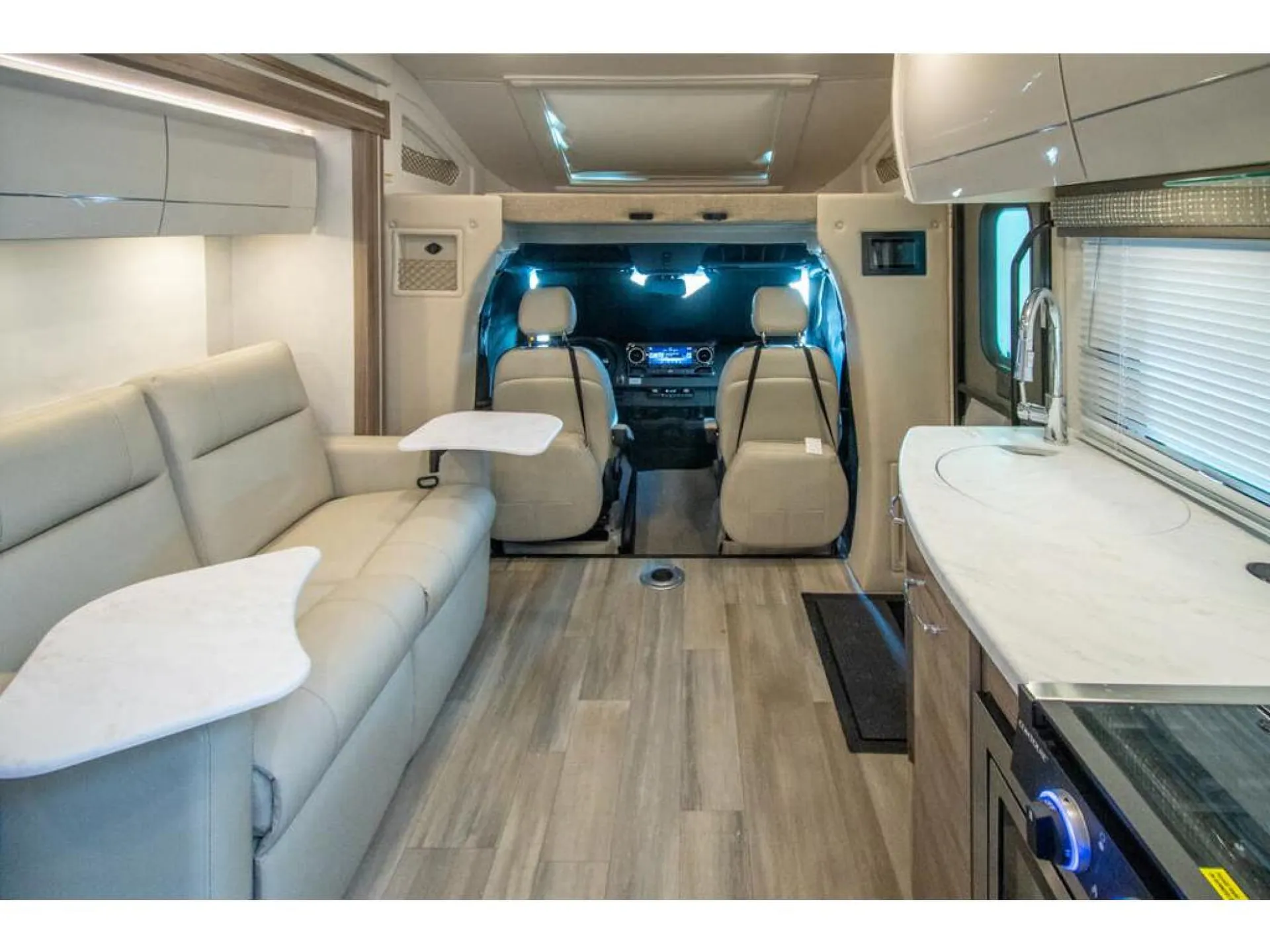 2026 Thor Motor Coach Tiburon Sprinter 24XL - Photo 3