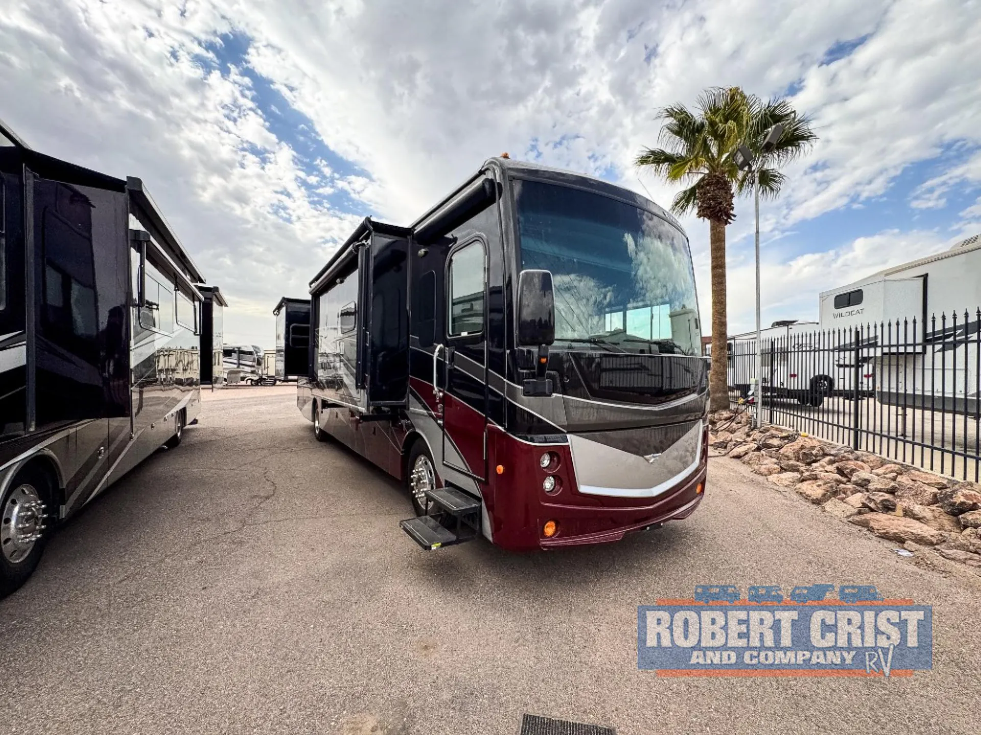 2018 Fleetwood Discovery 38K - Photo 2