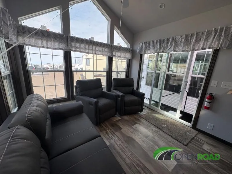 2026 Champion Homes Highland 405N - Photo 3