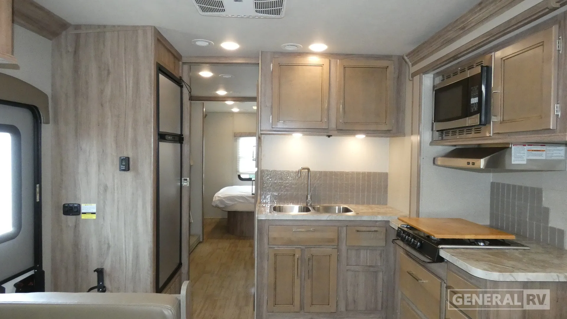 2019 Entegra Coach Odyssey 31L - Photo 3