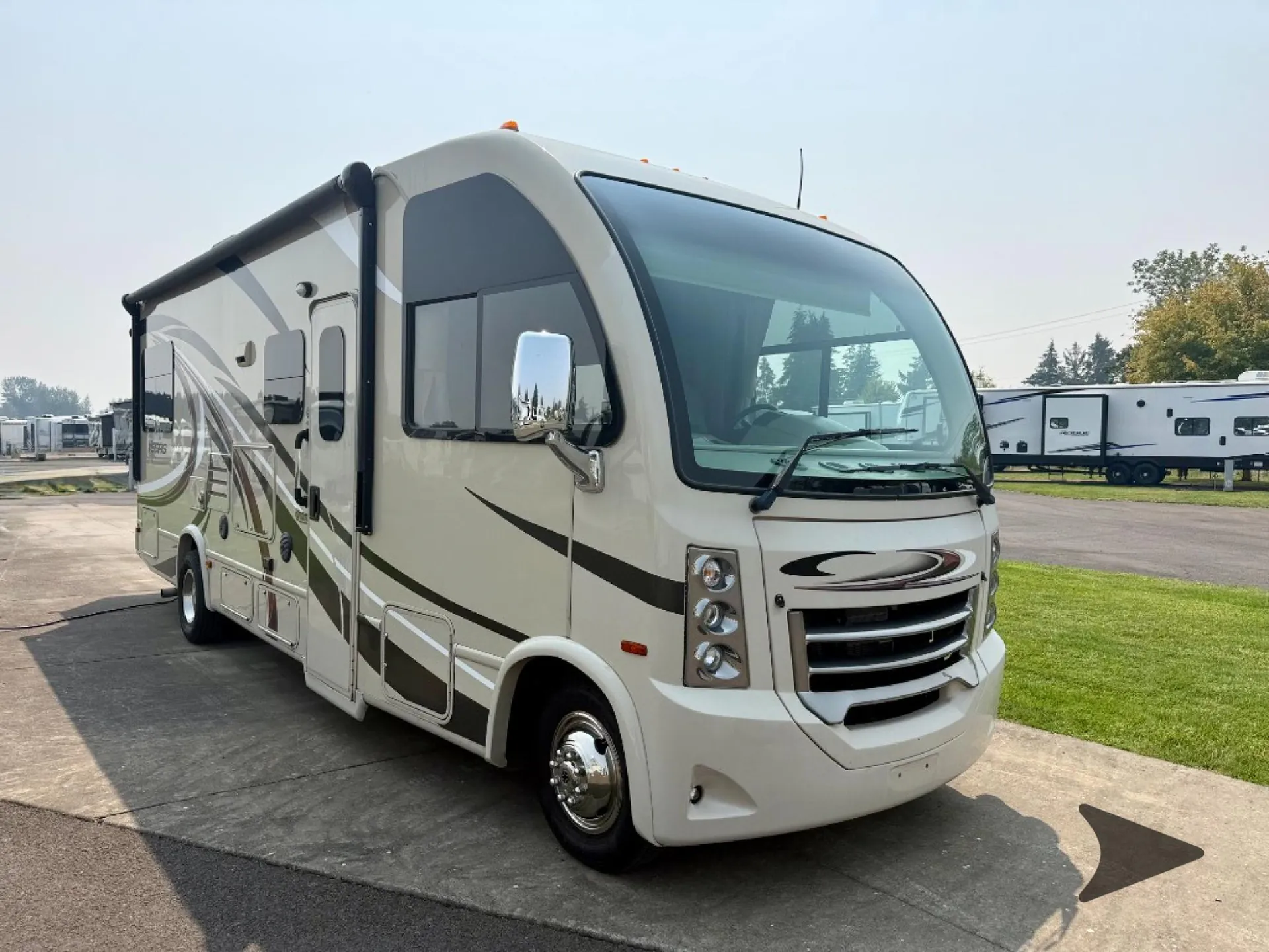 2017 Thor Motor Coach Vegas 252 - Photo 2