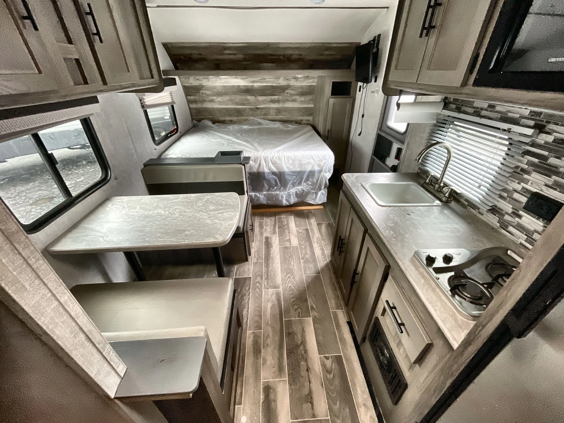 2021 Gulf Stream Ameri-Lite 199DD — living area main