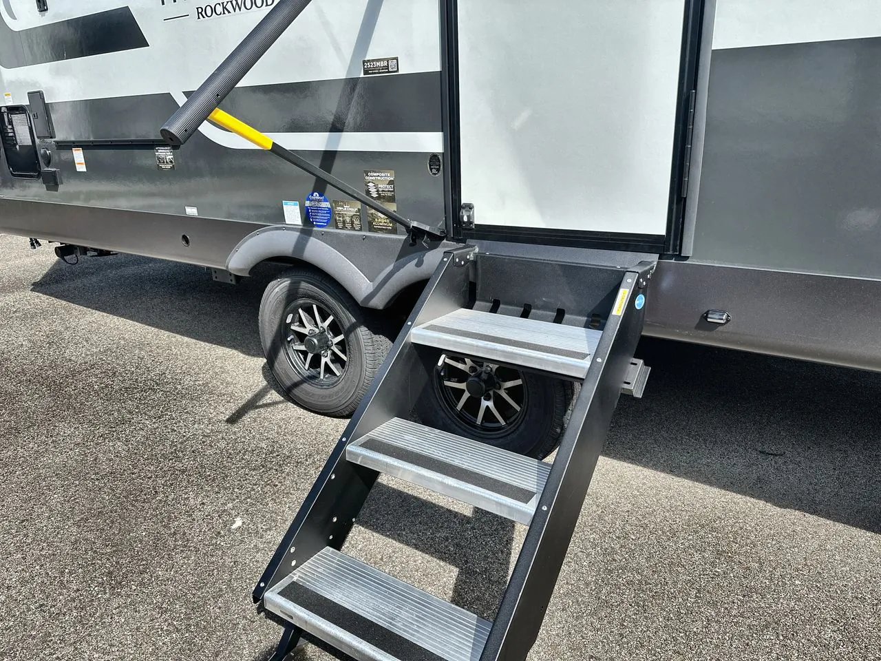 2027 Forest River Rockwood Mini Lite 2523MBR - Photo 3