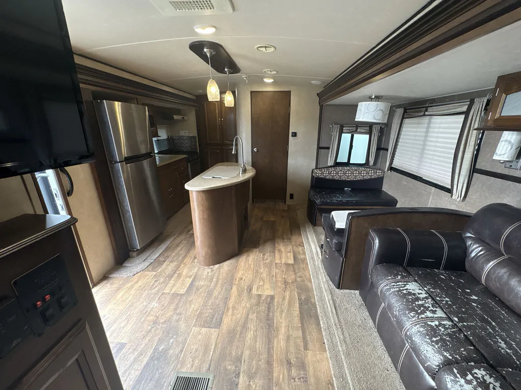 2017 Forest River Salem Hemisphere Lite 300BH, Photos photo 3