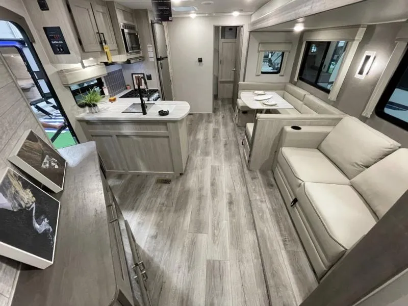 2026 Coachmen Catalina Legacy Edition 293TQBSCK - Photo 3