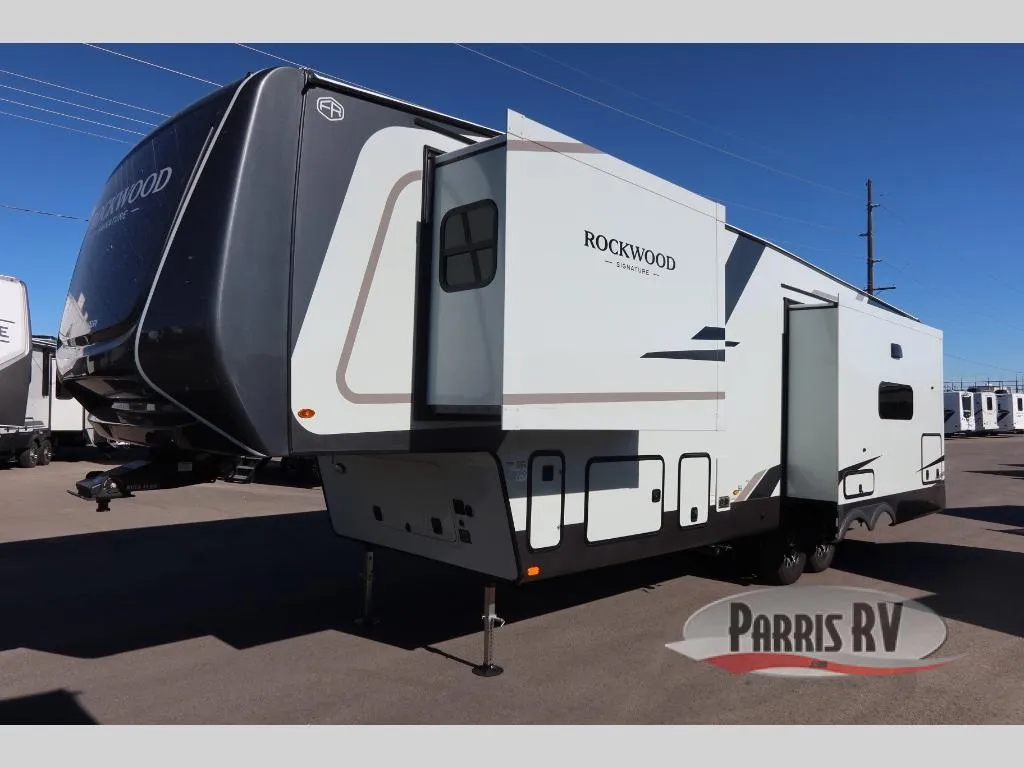 2027 Forest River Rockwood Signature 361RL - Photo 4
