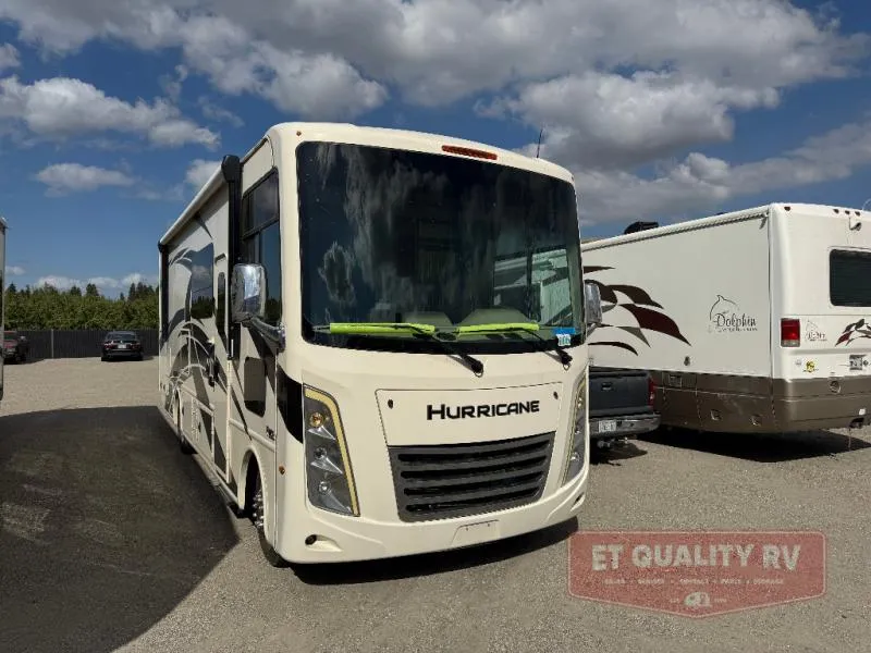 2022 Thor Motor Coach Hurricane 29M - Photo 3