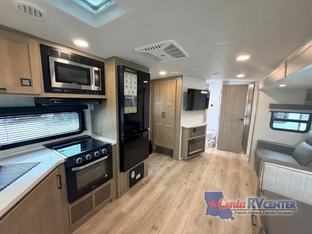 2027 Forest River Rockwood Ultra Lite 2608BS — Photo 5