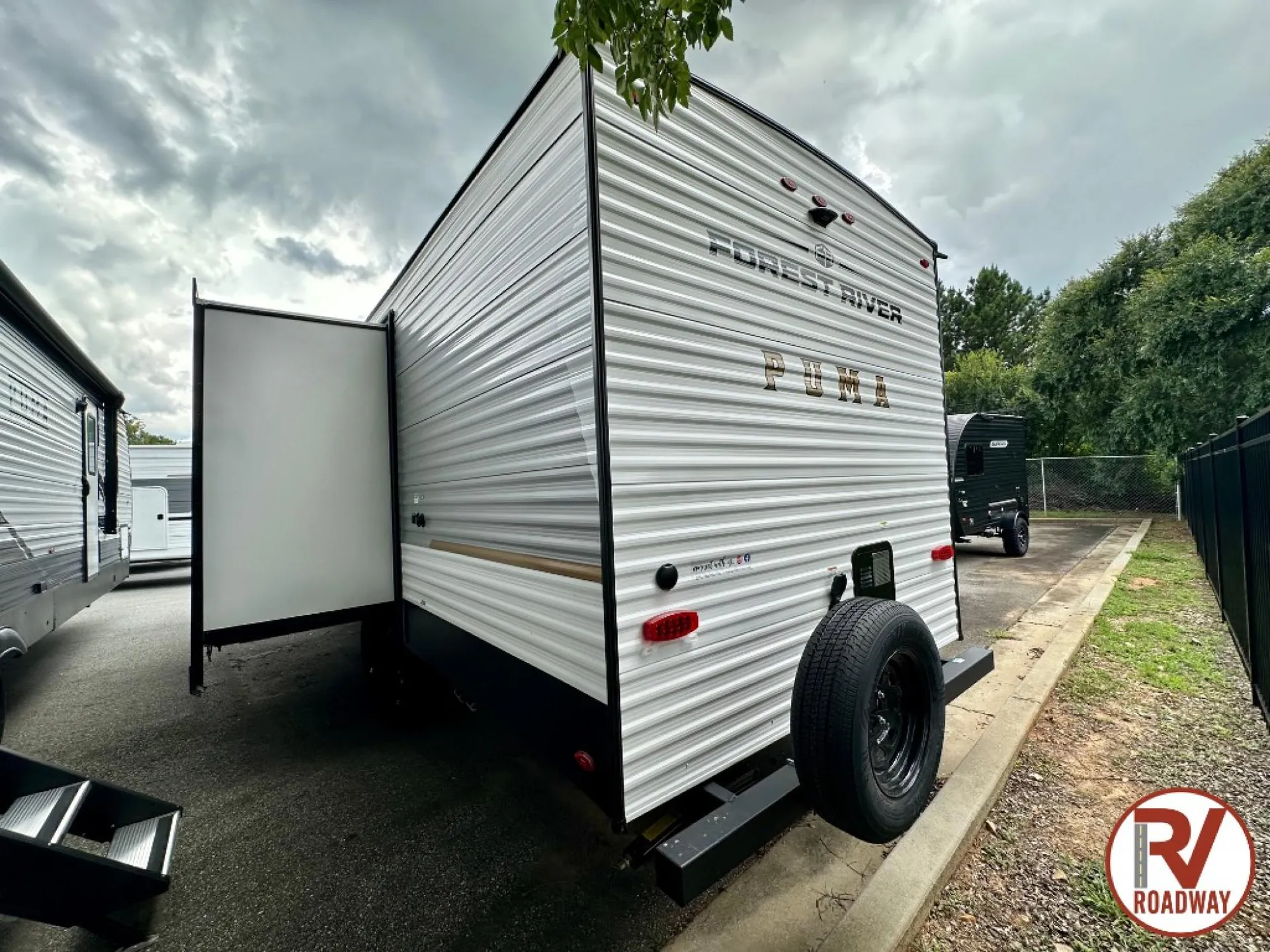 2026 Palomino Puma Camping Edition 283BHCE - Photo 4