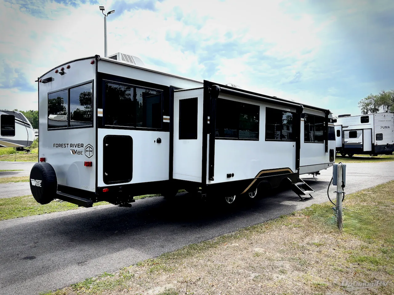 2025 Forest River Vibe 3400SB - Photo 3