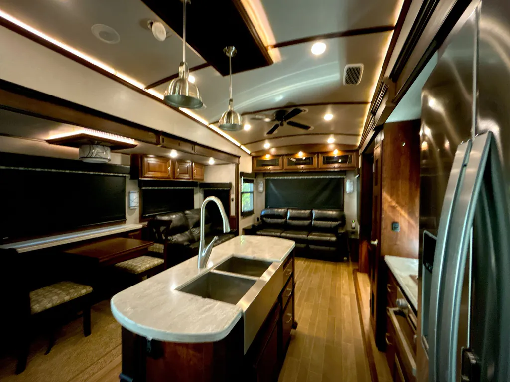 2020 Jayco Pinnacle 36FBTS, Photos photo 19