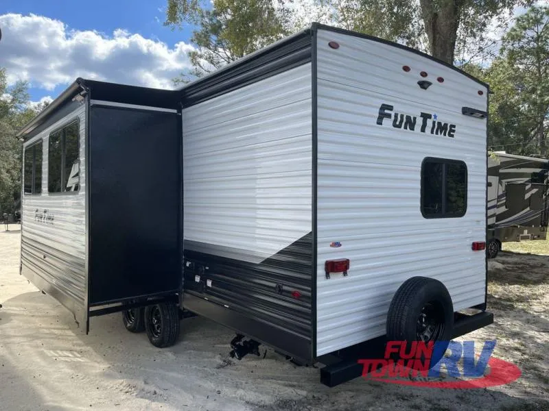 2026 CrossRoads RV Fun Time 265BH - Photo 4