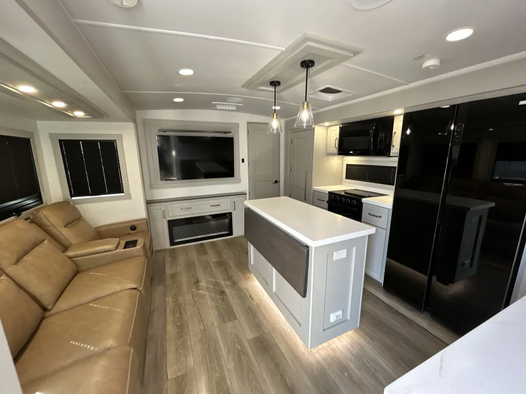 2025 Brinkley Model Z AIR 295, Photos photo 2