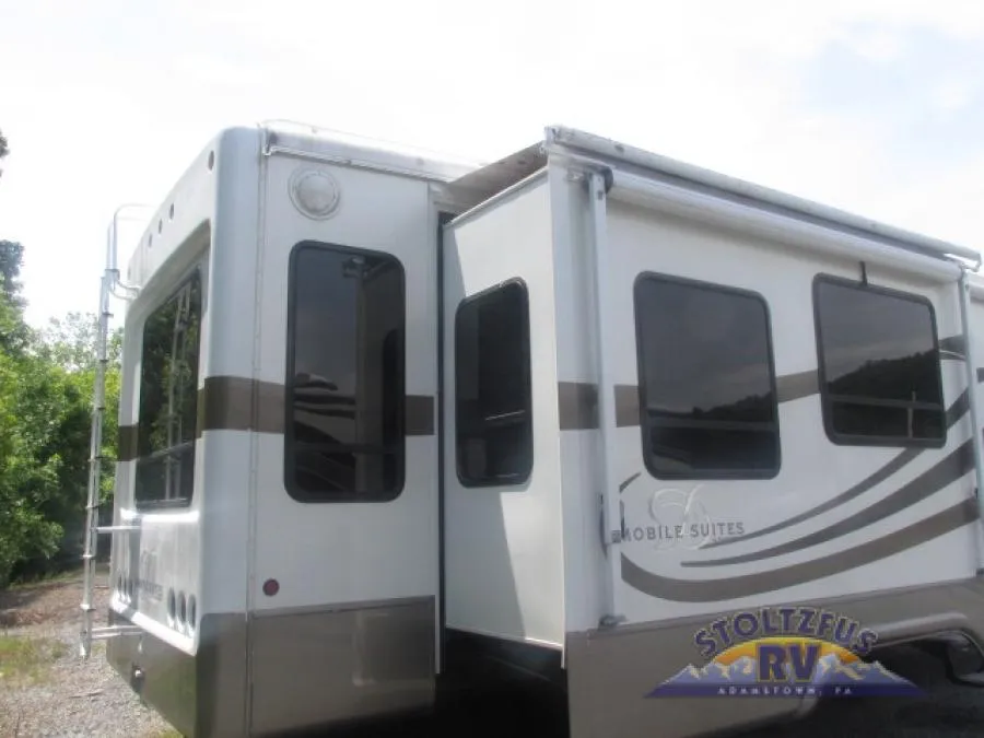 2005 DRV Luxury Suites Mobile Suite 32TK3 - Photo 3