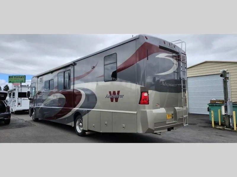 2008 Winnebago Adventurer 38T - Photo 4