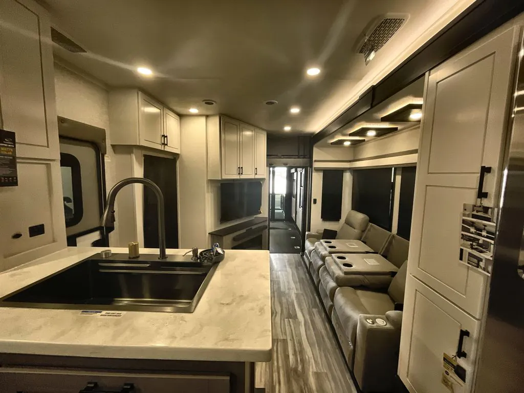 2025 Jayco Seismic Luxury Series 4113, Photos photo 12