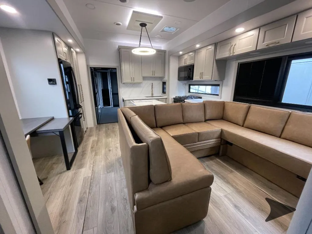 2026 Brinkley Model G 3950, Photos photo 28