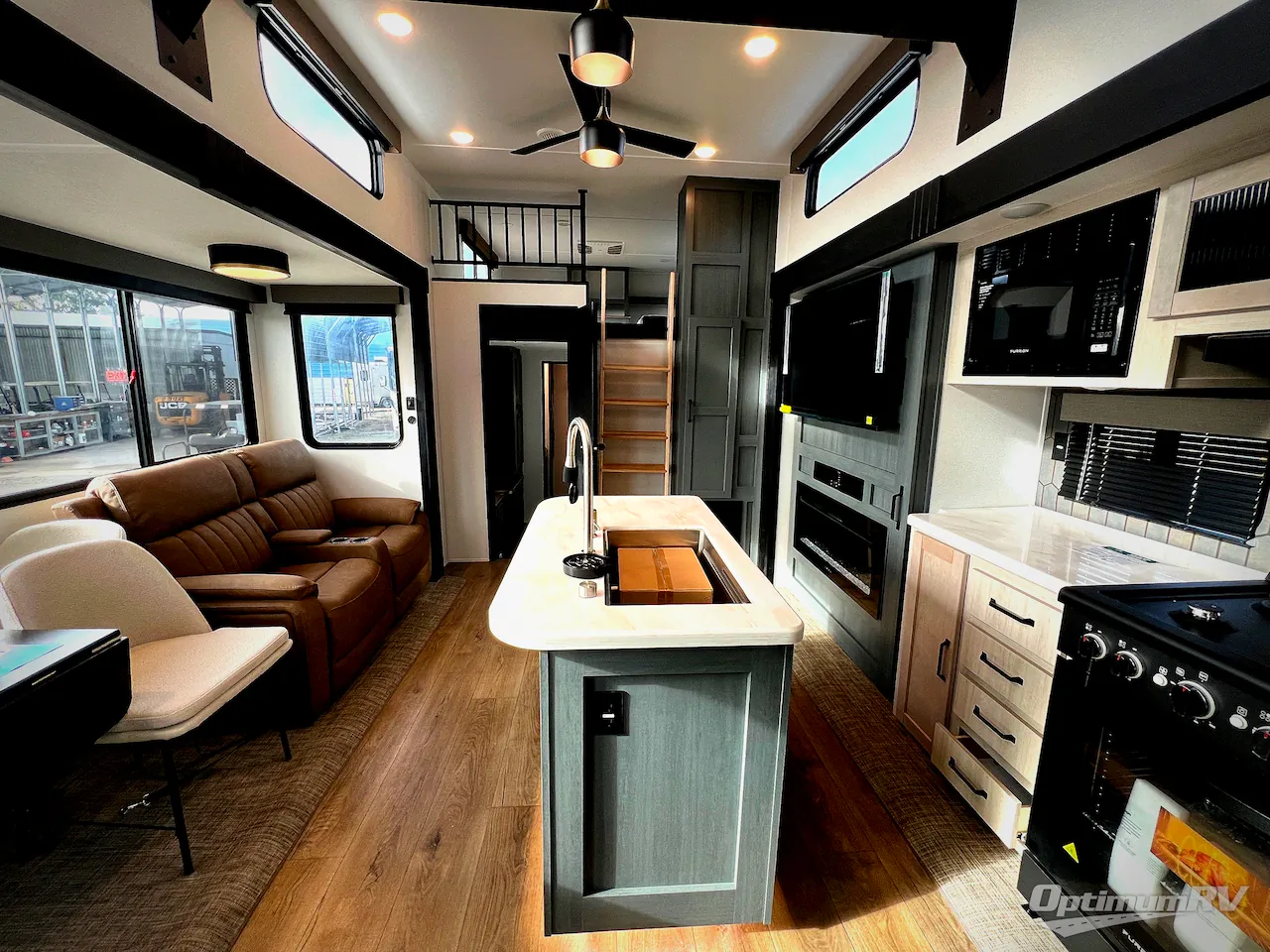 2027 Forest River Puma Vista 421LFT