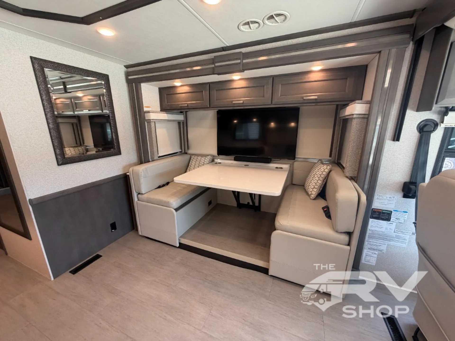 2024 Thor Motor Coach Riviera 34SD - Photo 3
