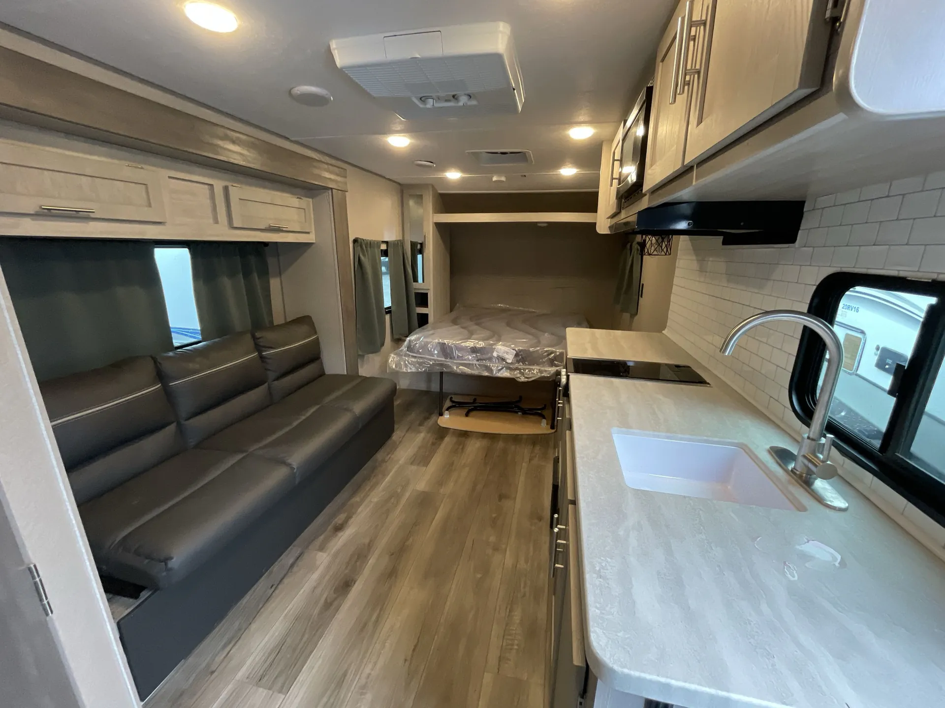 2022 Coachmen Catalina Summit 184FQS - Photo 3