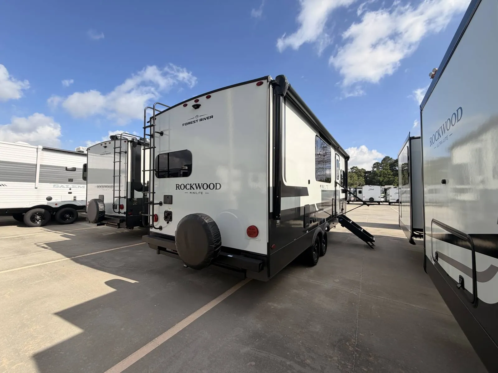 2027 Forest River Rockwood Mini Lite 2522FB - Photo 4