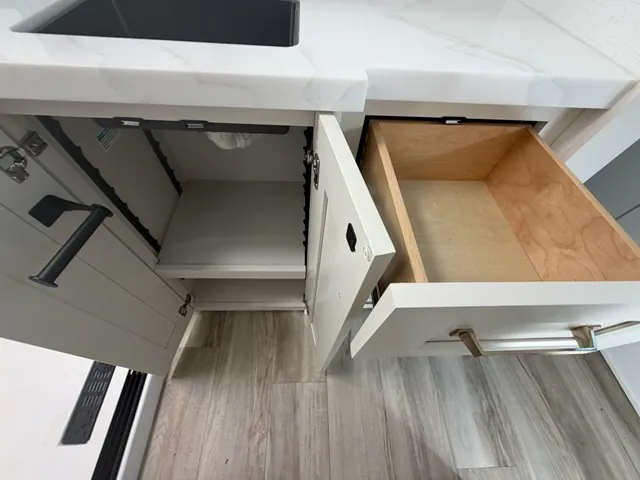 2027 Brinkley Model G 3970, Photos photo 19