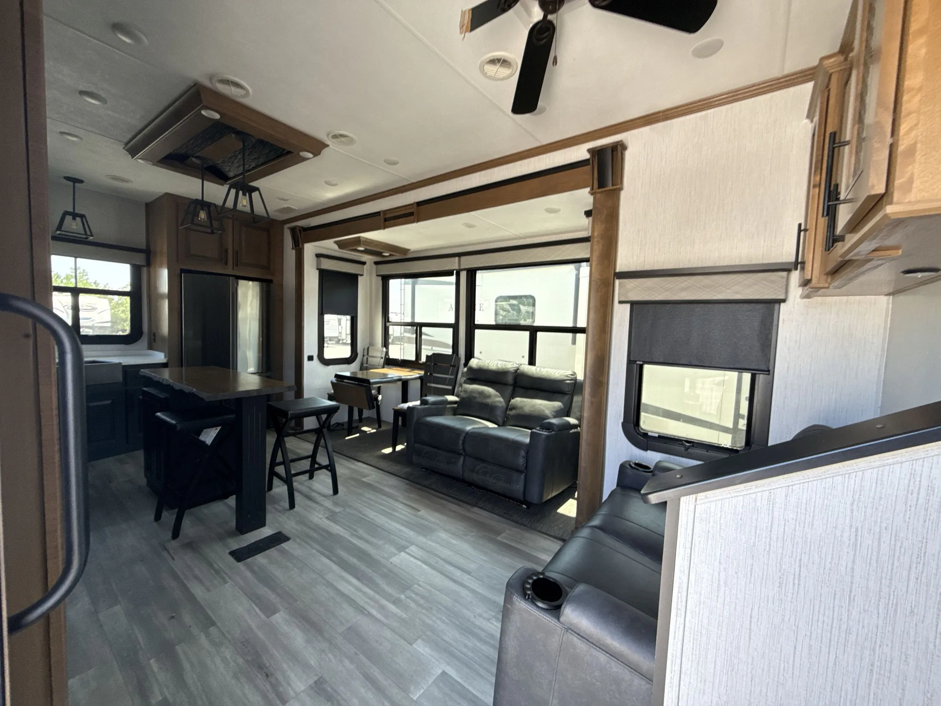 2021 Heartland Bighorn 3120RK — living area main