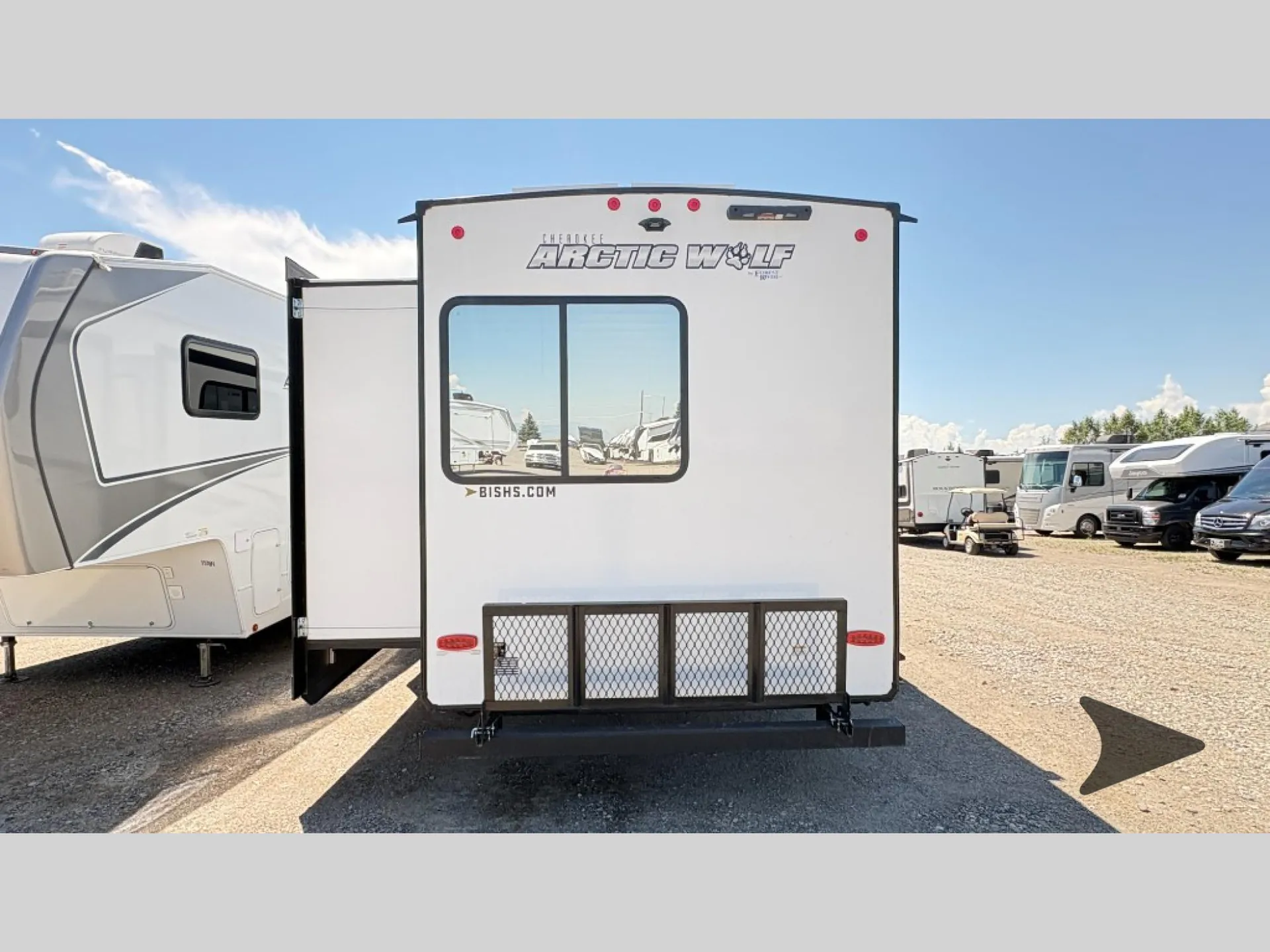 2024 Forest River Cherokee Arctic Wolf 321BH — Photo 5