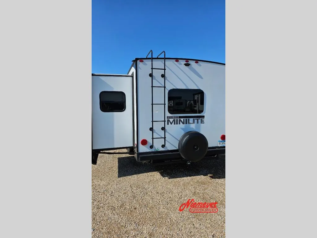 2023 Forest River Rockwood Mini Lite 2516S - Photo 4