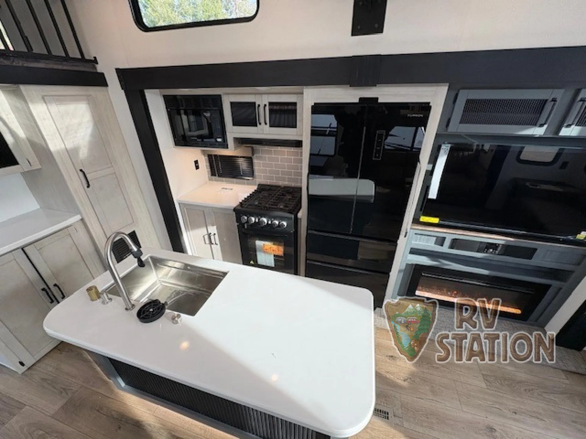 2026 Forest River Puma Vista 402LFT — Photo 6