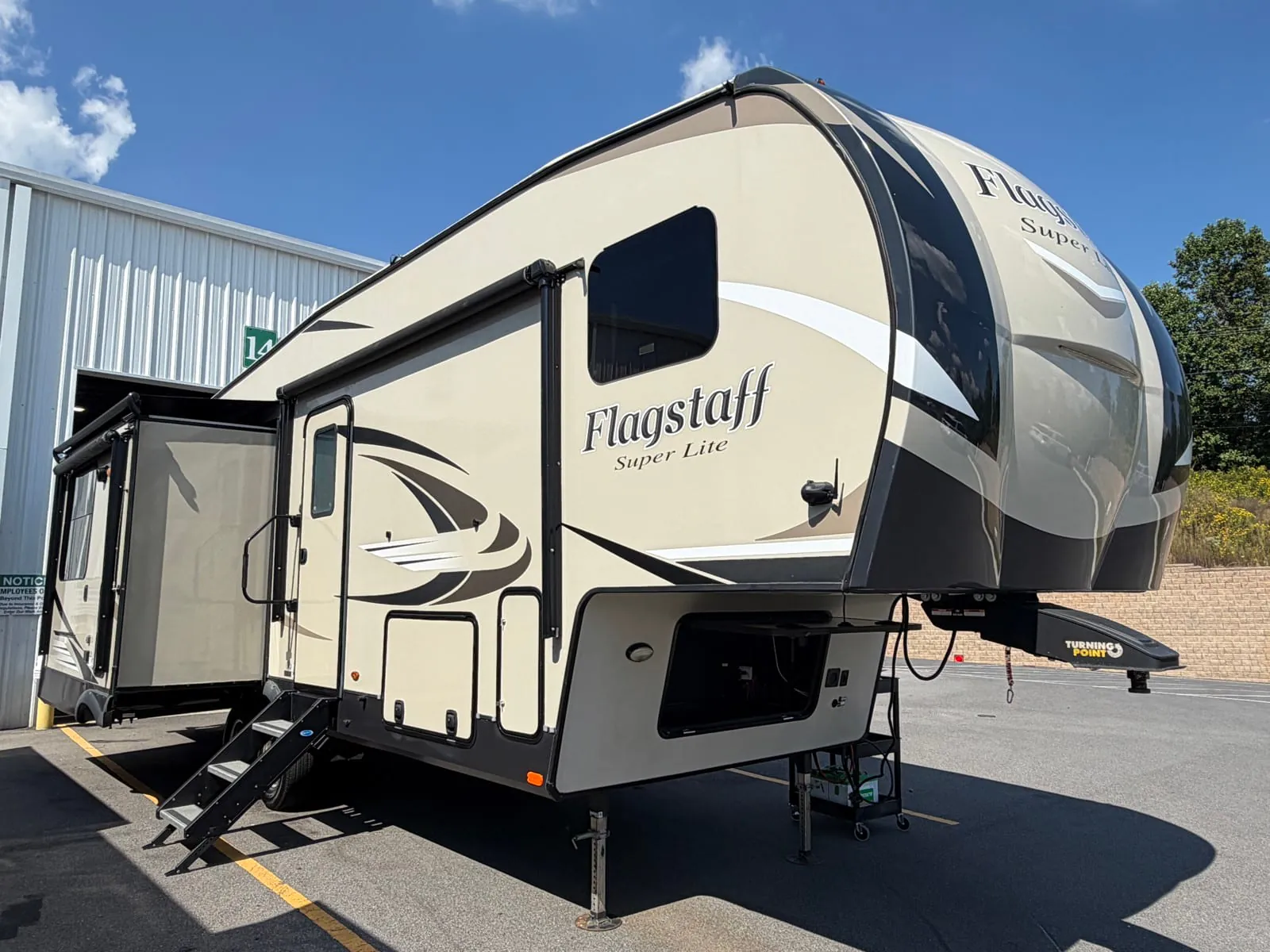 2019 Forest River Flagstaff Super Lite 528IKWS - Photo 2