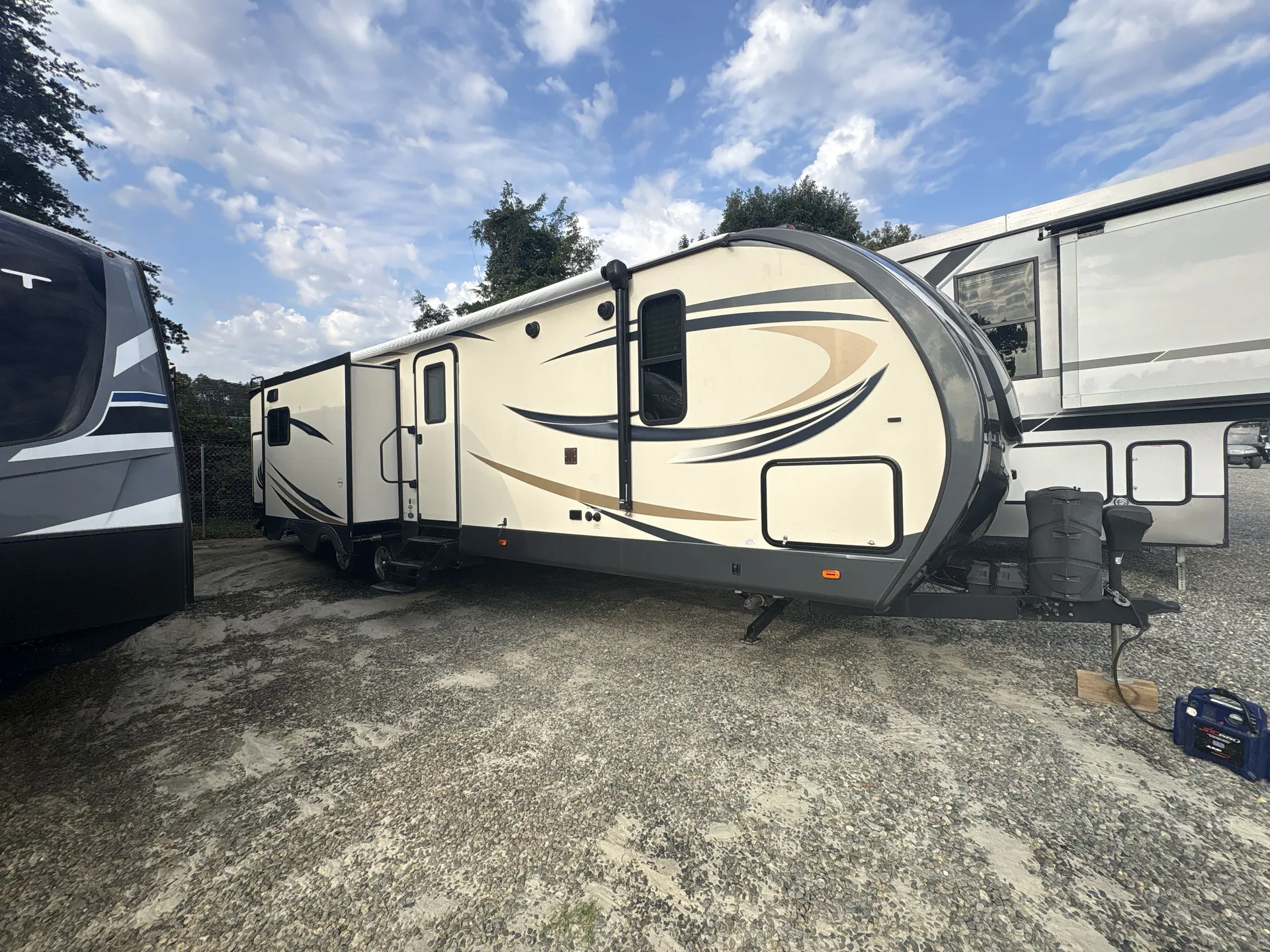 2017 Forest River Salem Hemisphere Lite 300BH — campside