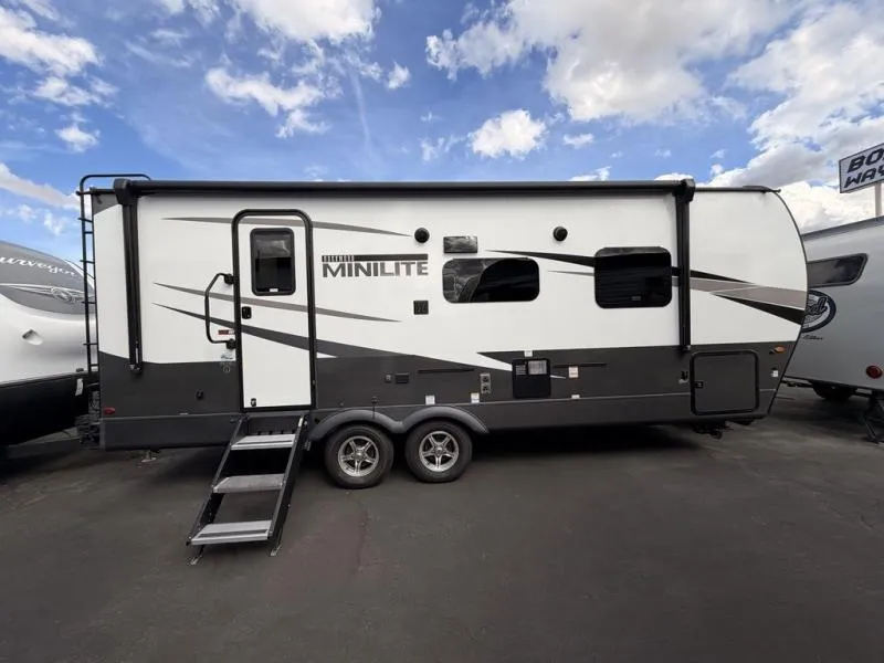 2024 Forest River Rockwood Mini Lite 2511S - Photo 3