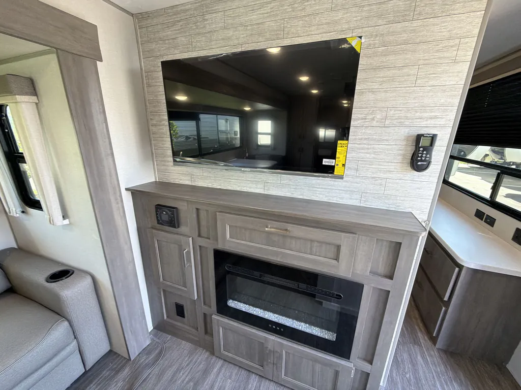 2026 Forest River Aurora 34BHTS 2 QUEEN BEDS, Photos photo 12