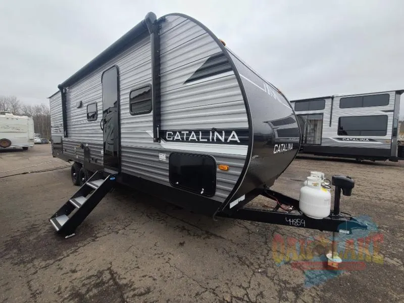 2025 Coachmen Catalina Summit Series 8 261BHS - Photo 2