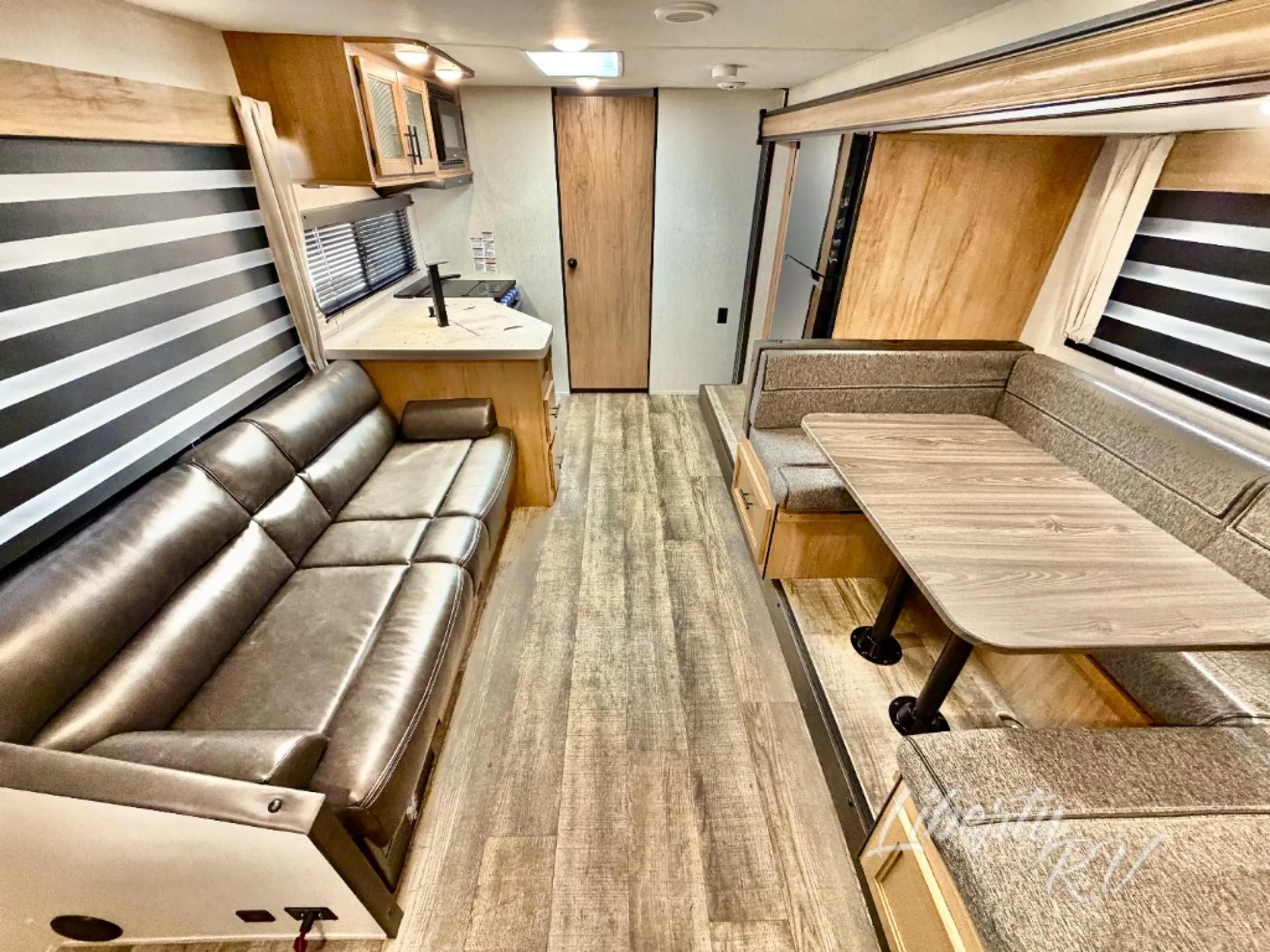 2023 Forest River Cherokee Grey Wolf 29BRB — Photo 8
