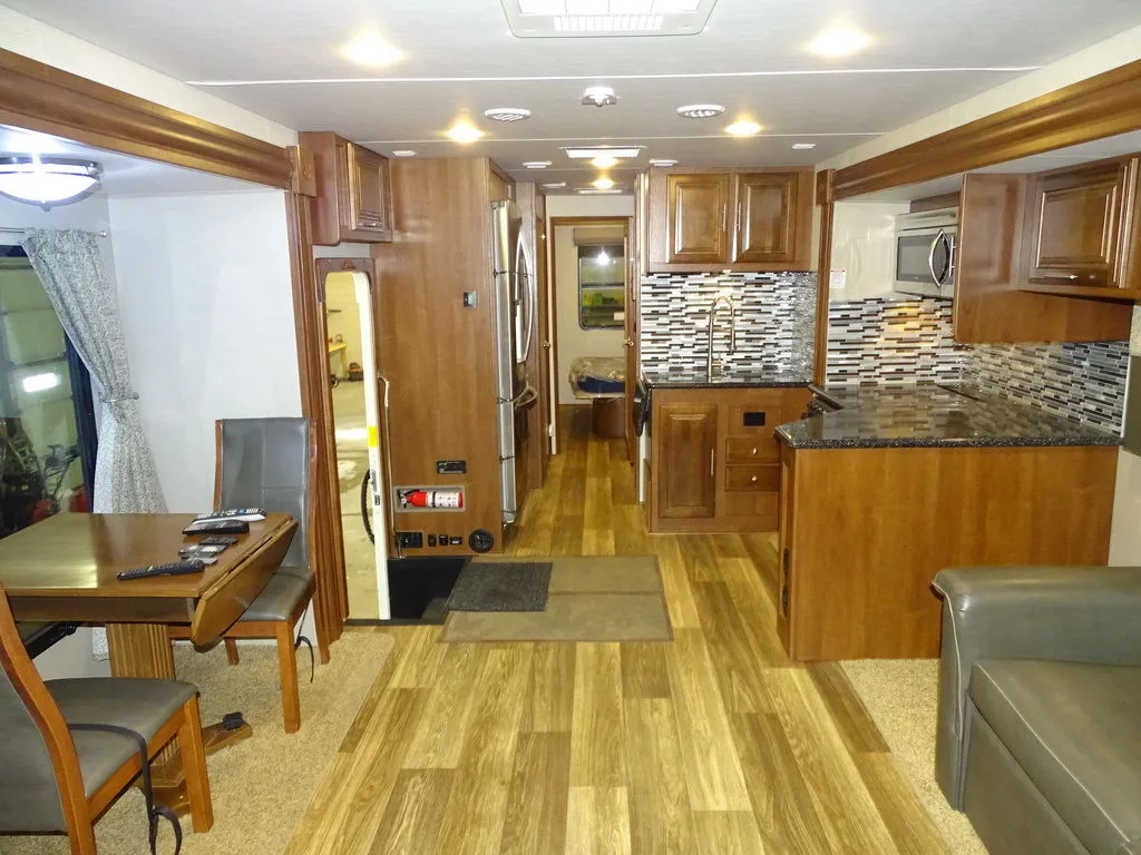 2017 Forest River Georgetown 378TS — Photo 7