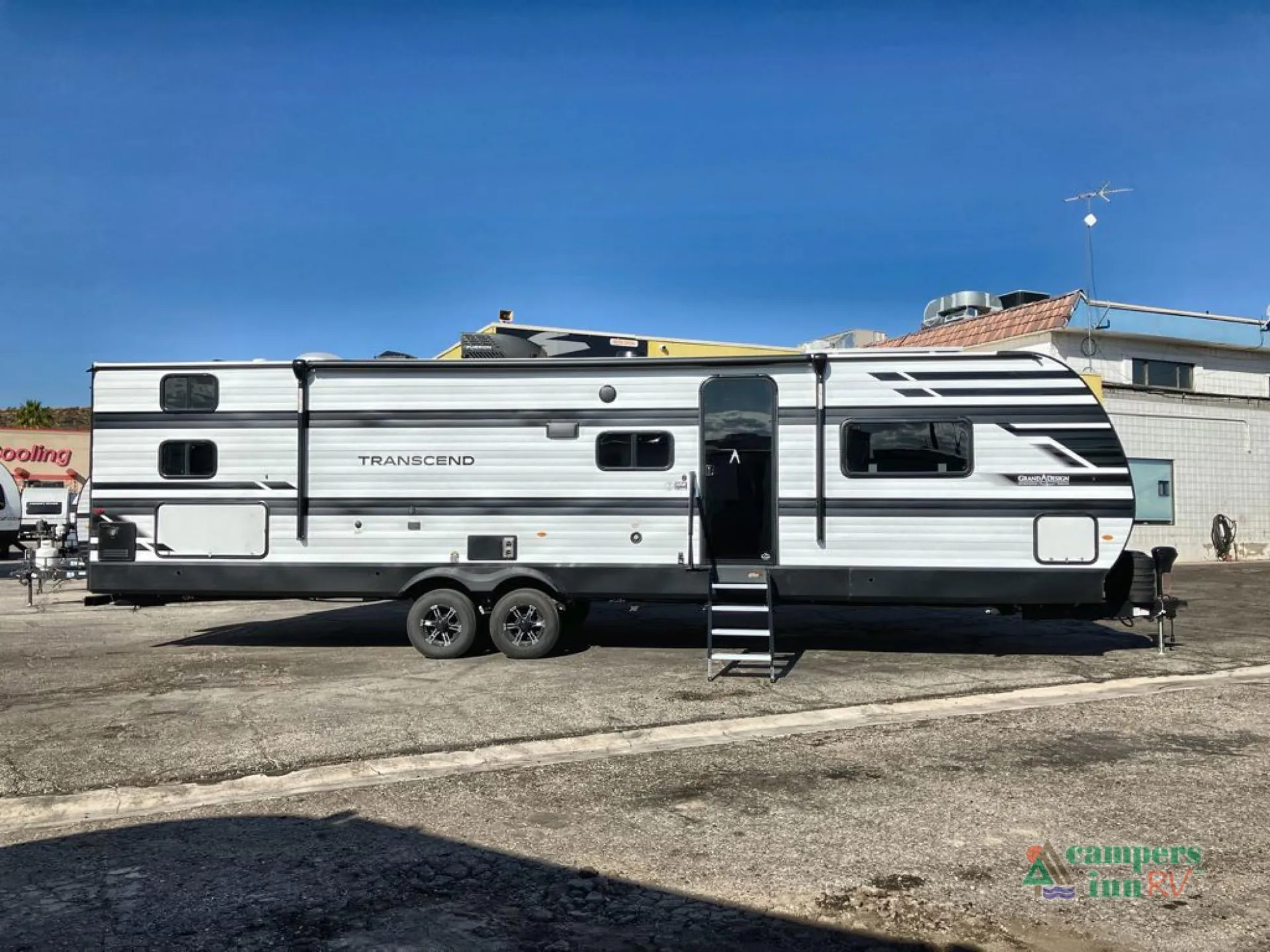 2025 Grand Design Transcend Xplor 335BHT - Photo 3