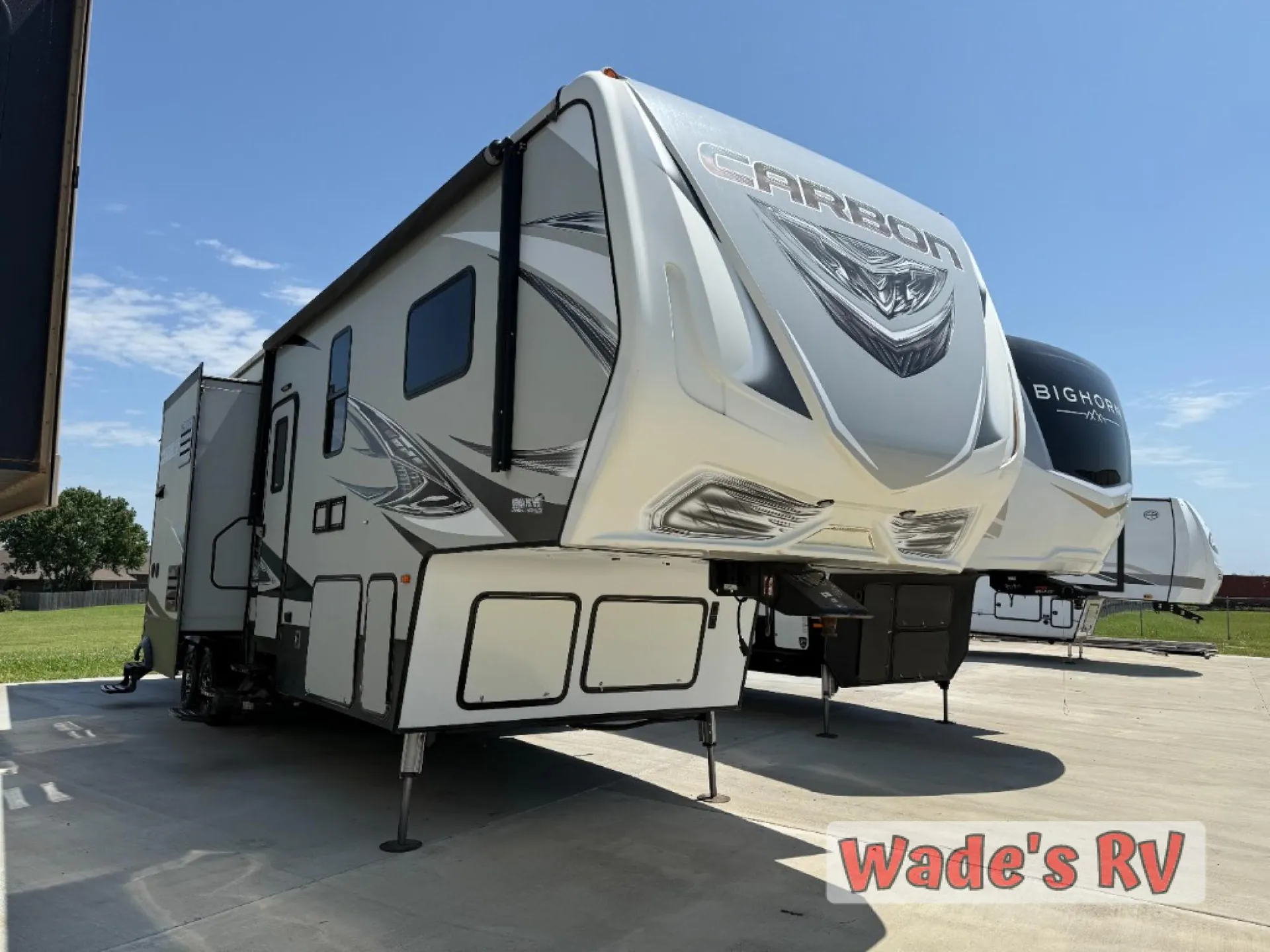 2017 Keystone Carbon 347 - Photo 2