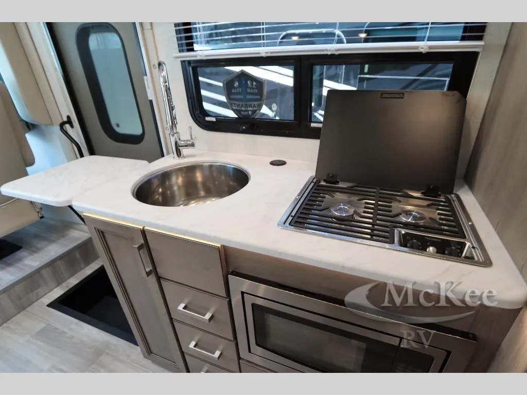 2026 Thor Motor Coach Vegas 24.1 - Photo 4