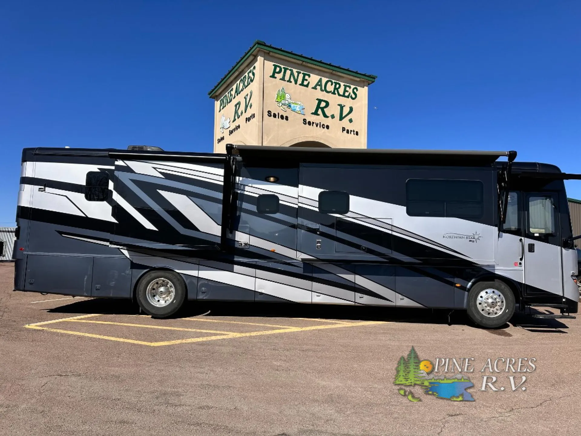 2026 Newmar Northern Star 4037 - Photo 2