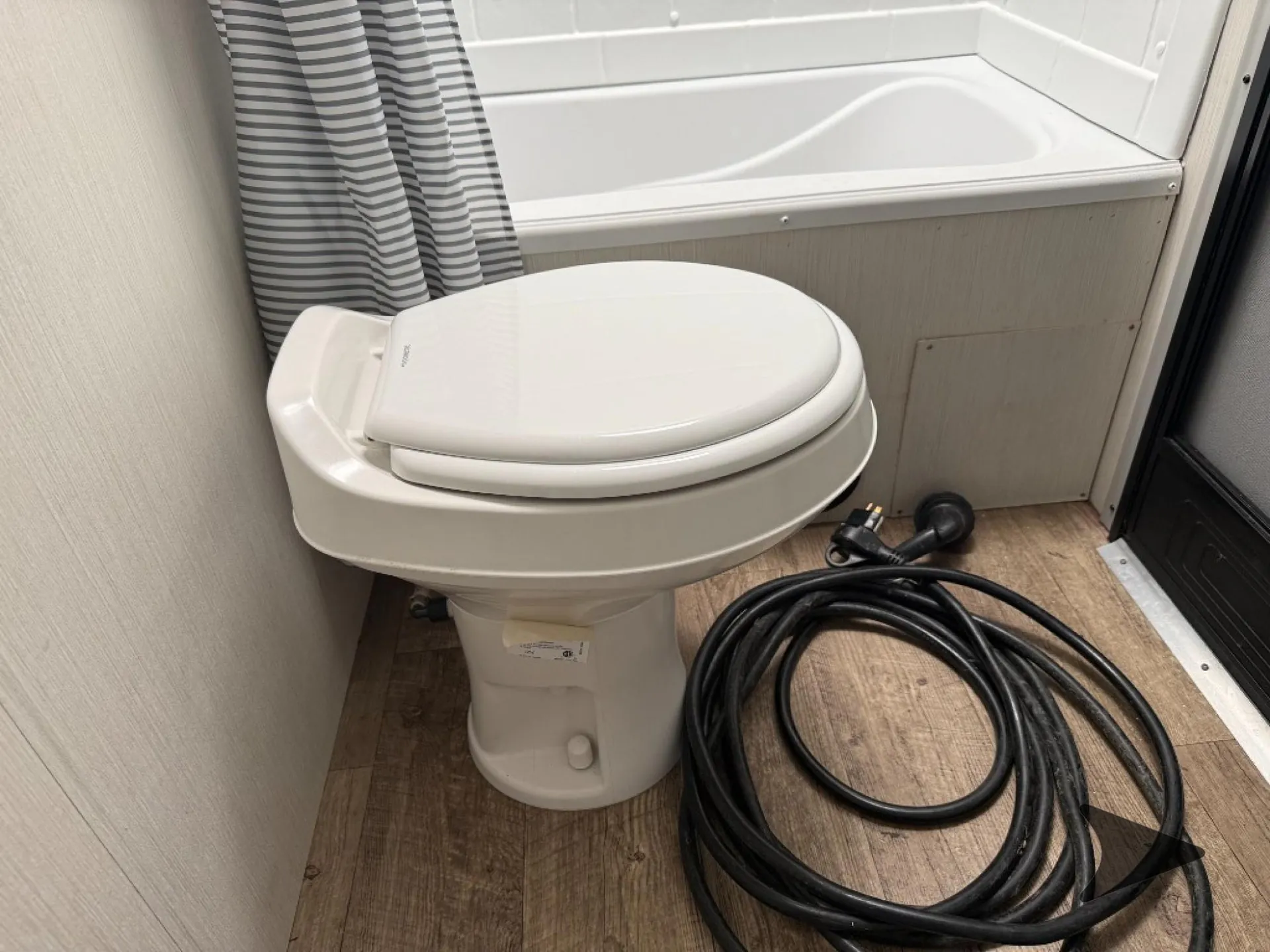 2023 Forest River Vibe 24DB — Photo 7