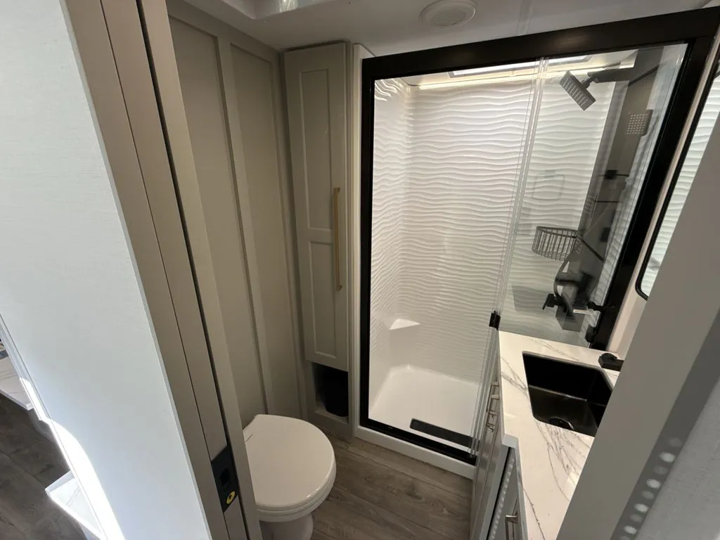 2026 Brinkley Model G 4000, Photos photo 28