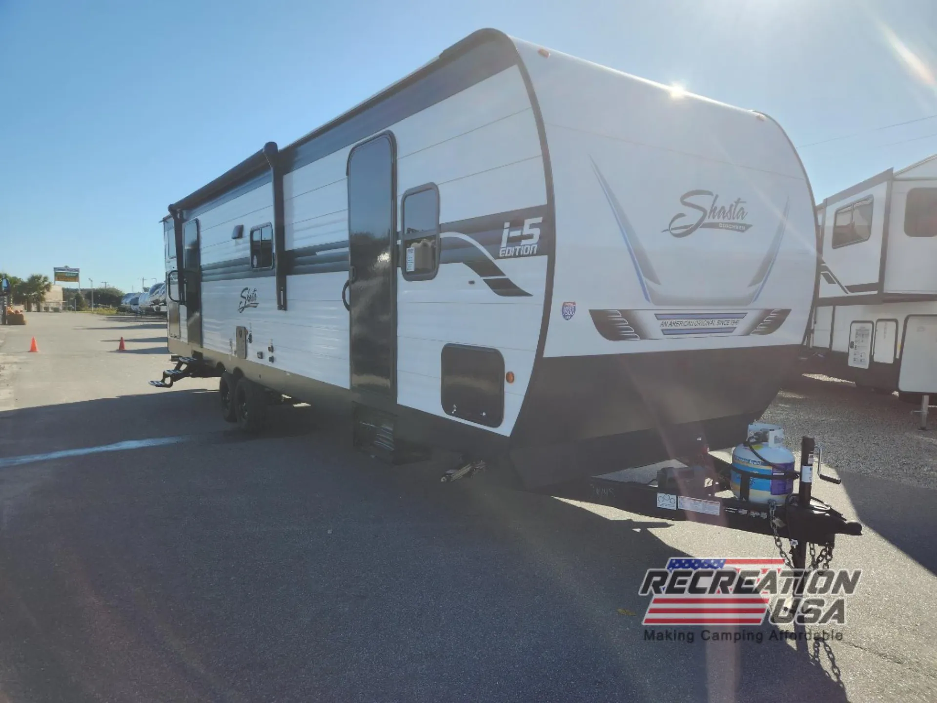2026 Shasta RVs i-5 Edition 533BH - Photo 2