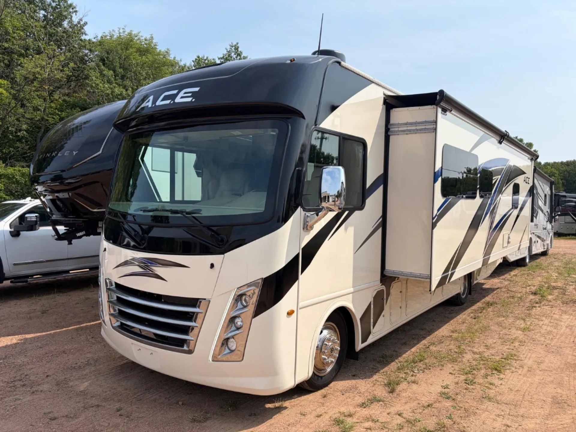 2022 Thor Motor Coach A.C.E 29.5 - Photo 4