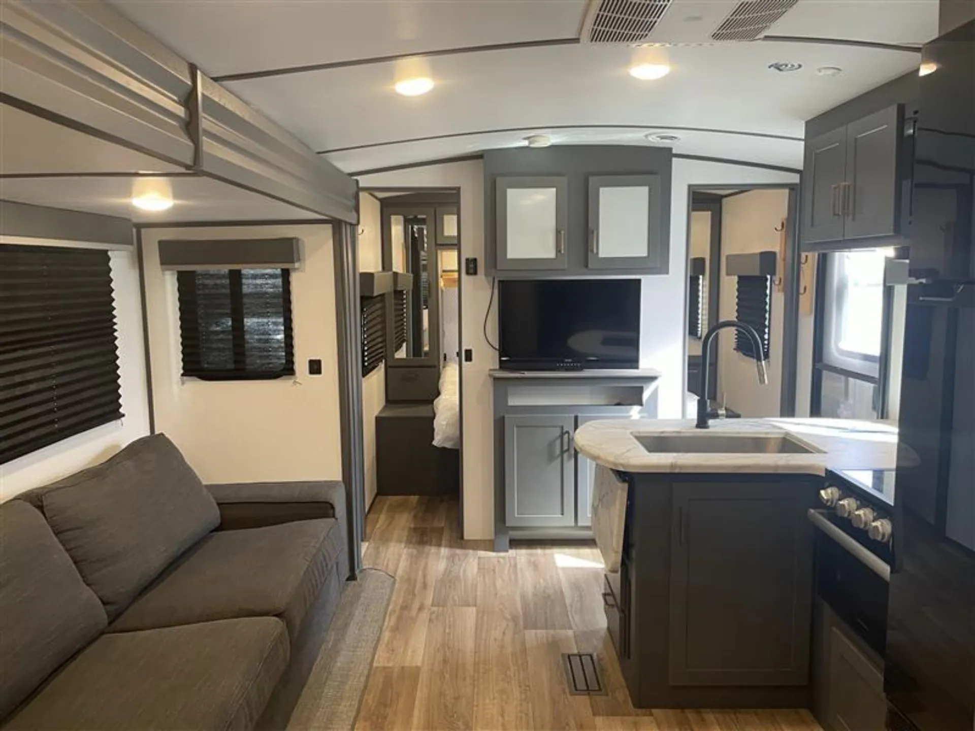 2023 Keystone Bullet 287QBSWE - Photo 4