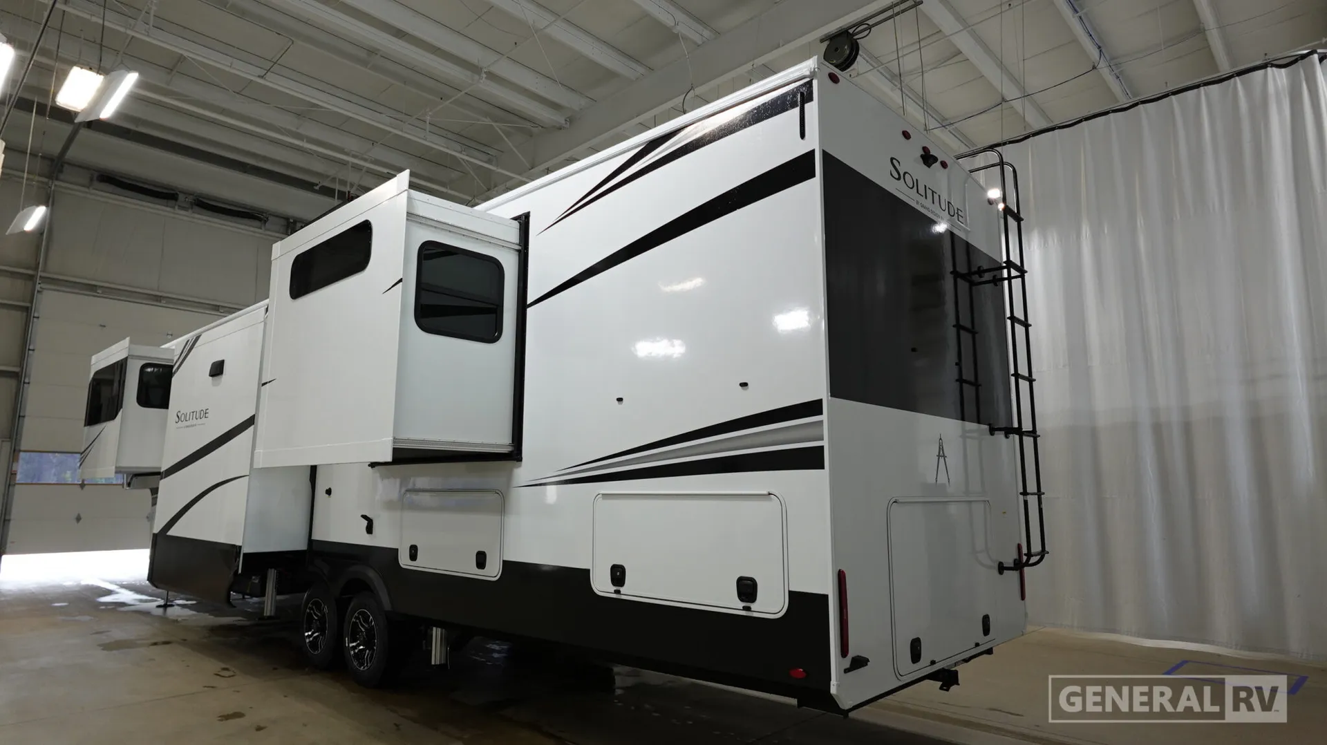 2026 Grand Design Solitude 380FL - Photo 4