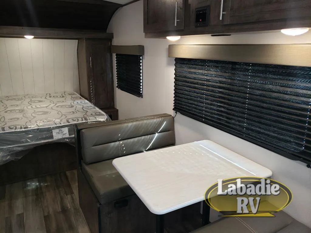 2022 Riverside RV Intrepid 211i - Photo 2