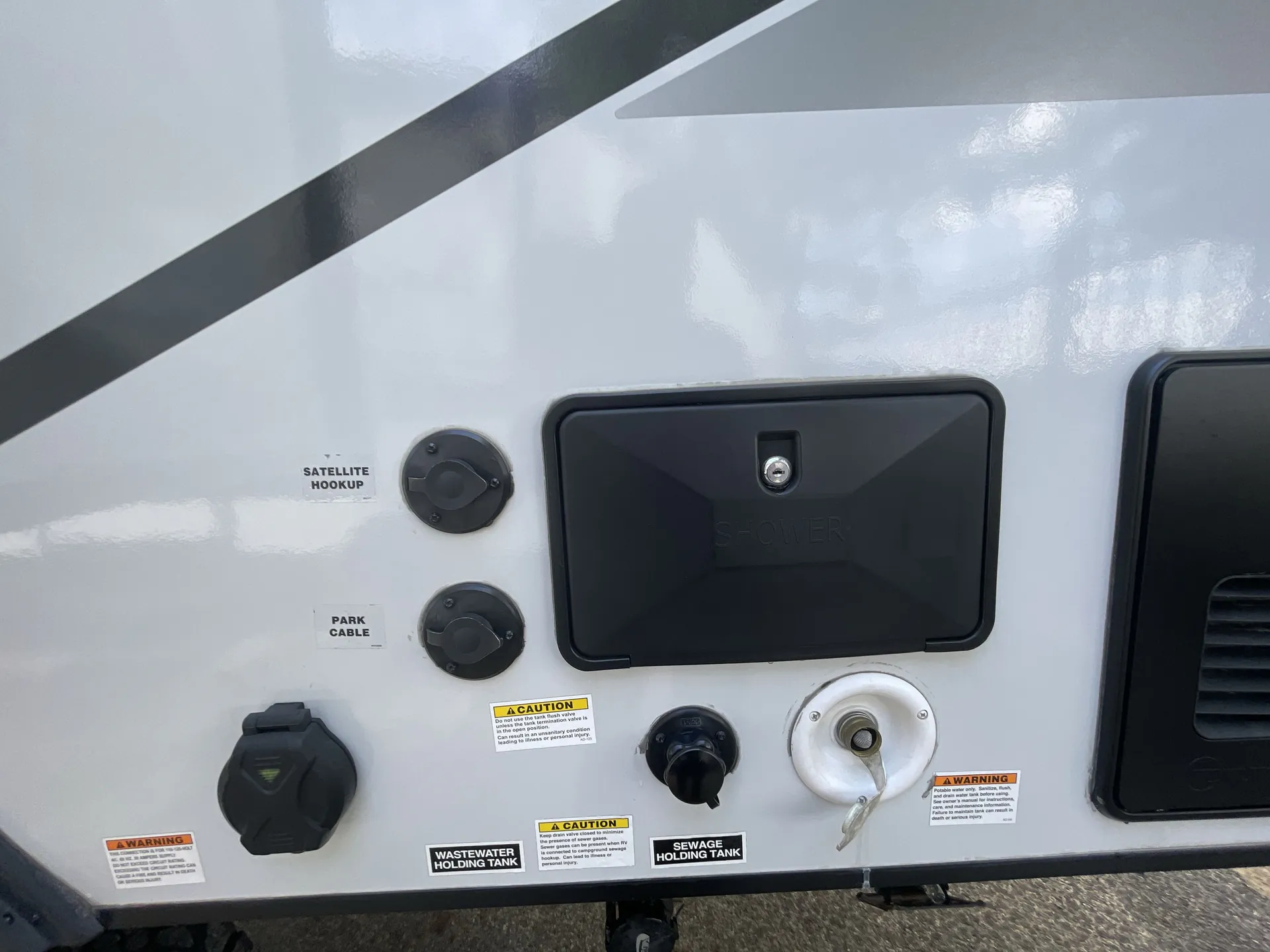 2022 Winnebago Micro Minnie FLX 2108FBS — living area main