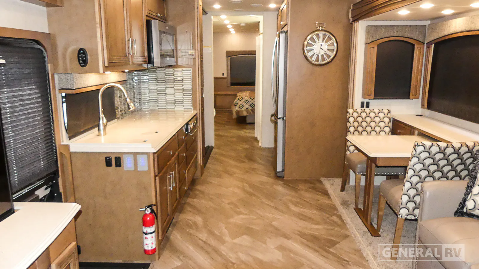 2020 Newmar Canyon Star 3911 - Photo 3